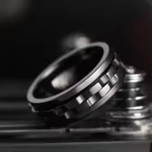 Spinner Gear Ring. A smooth-spinning gear ring for quiet focus and restless fingers.